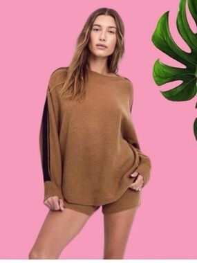 VICTORIA SECRETS CASHMERE SWEATER&SHORT SET🔥